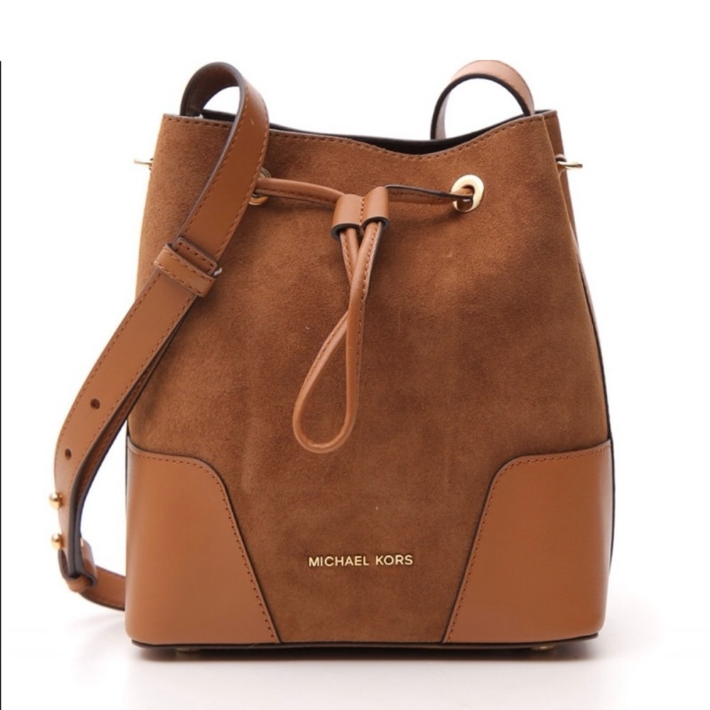 Micheal Kors Cary dark camel small bucket